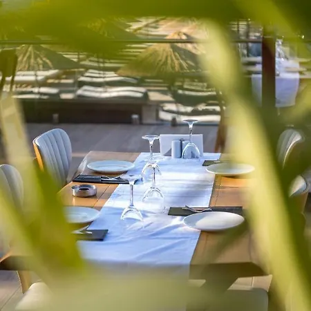 Riverside Garden Hotel 4*
