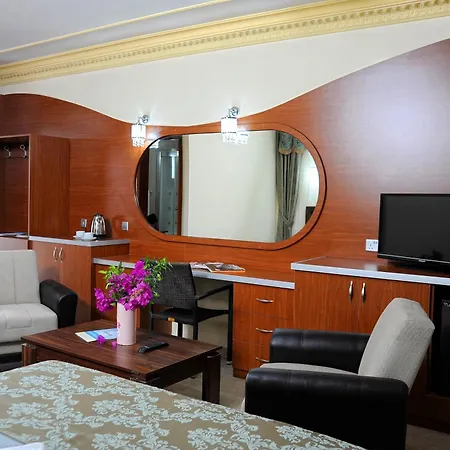 酒店 Riverside Garden 4*