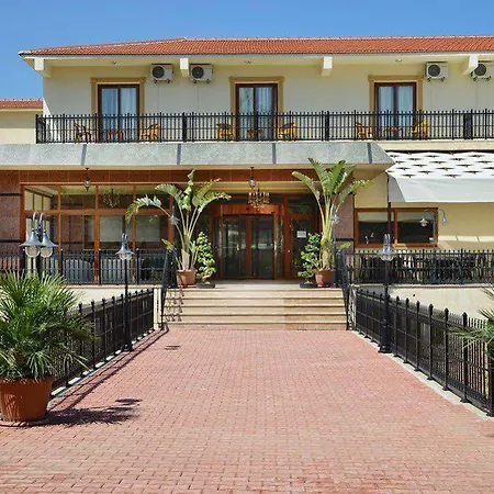 Riverside Garden Hotel