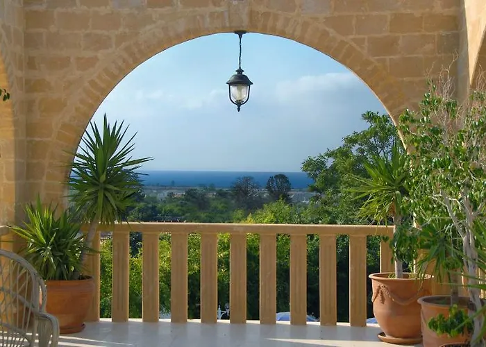 Riverside Garden Hotel 4*