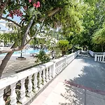 Riverside Garden ホテル Karavas