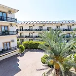 Riverside Garden 4* Karavas