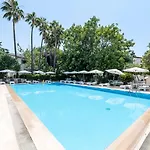Hotel Riverside Garden 4*