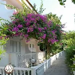Riverside Garden 4* Karavas