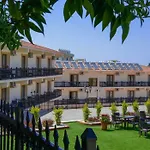Riverside Garden 4*