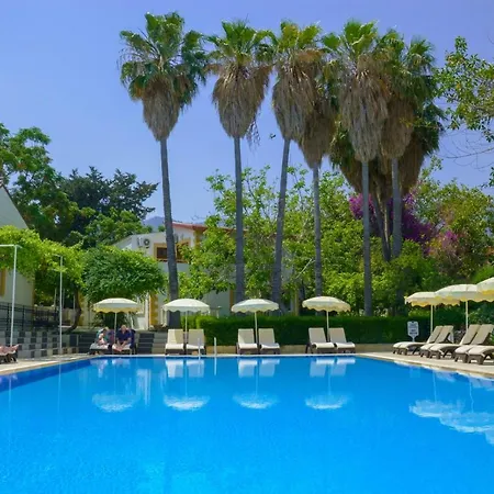 Riverside Garden Hotel 4*