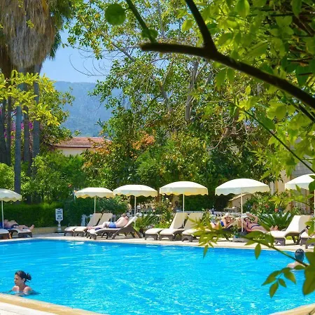 Riverside Garden Hotel 4*