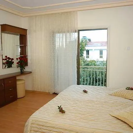 Riverside Garden Hotel 4*