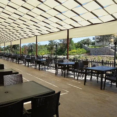 Riverside Garden 4*