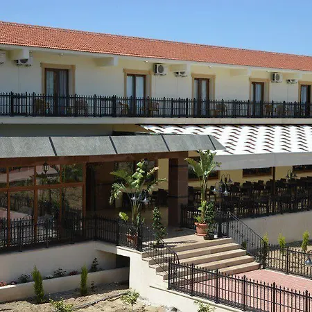 Hotel Riverside Garden 4*