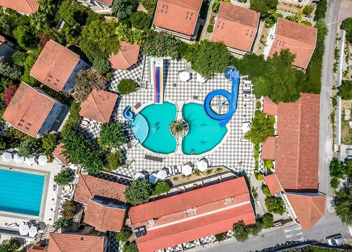 Riverside Garden Hotel 4*