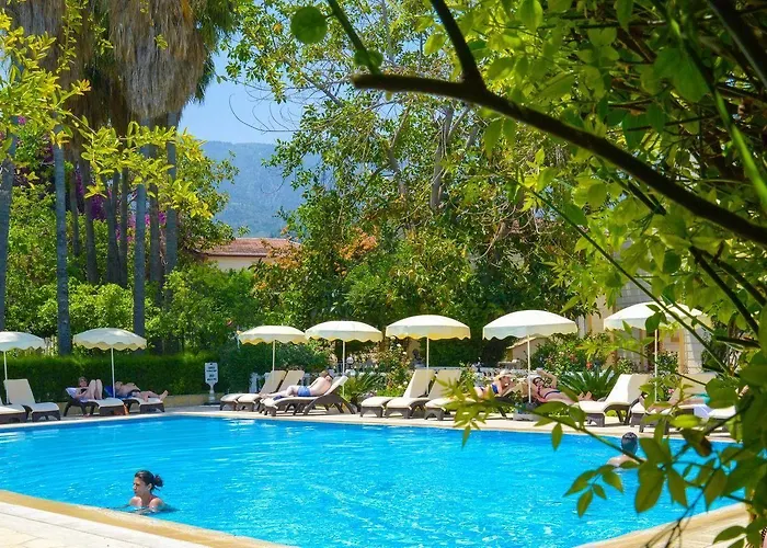 Riverside Garden Otel 4*